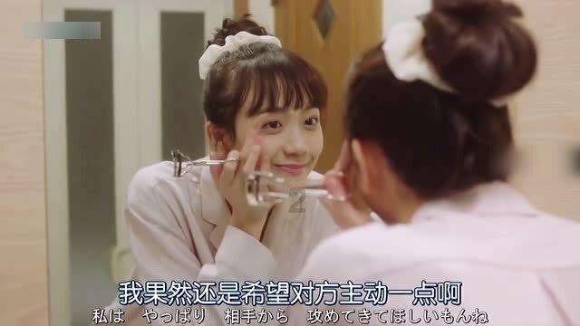 可爱女孩参加宴会