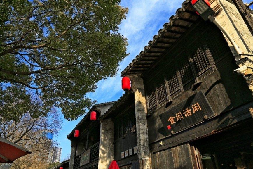发布女性隐私视频应被认定侮辱罪，具体涉及到哪些行为？